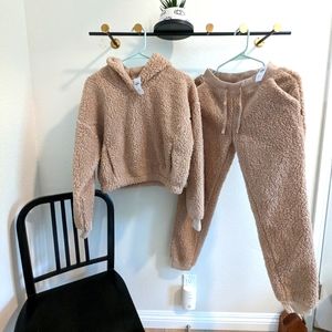 Gilly Hicks cozy set (Top is S, bottoms XS)